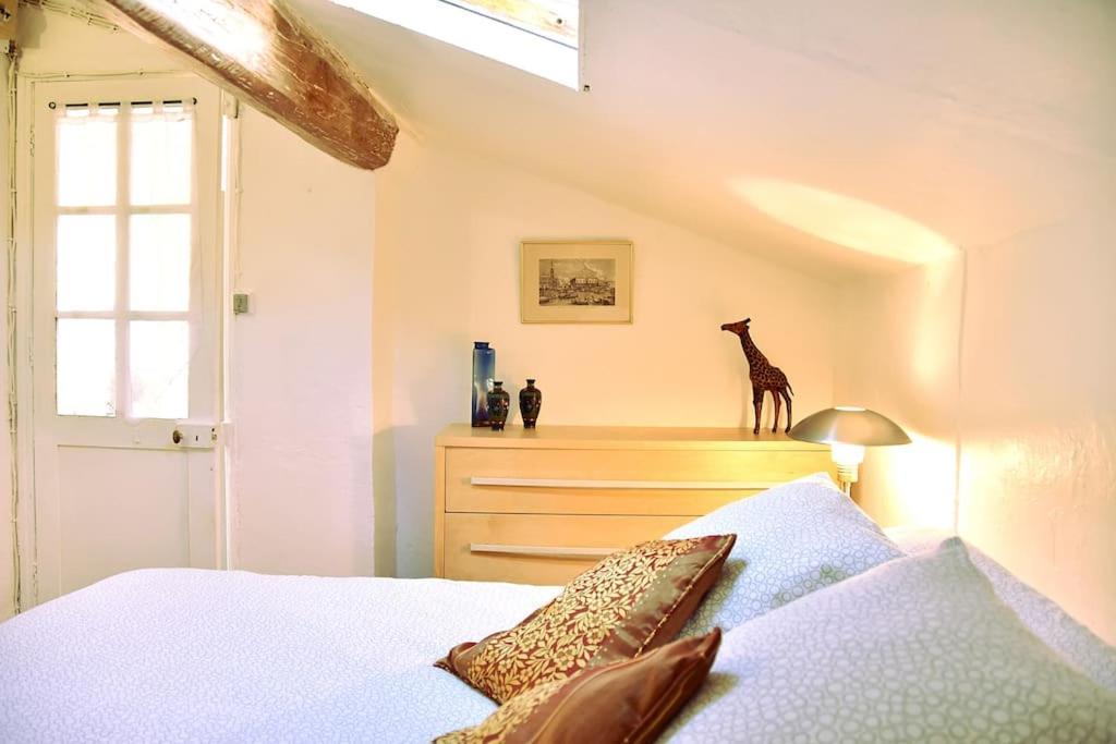 Lovely Flat In The Heart Of The Medieval City Hyères Exterior foto