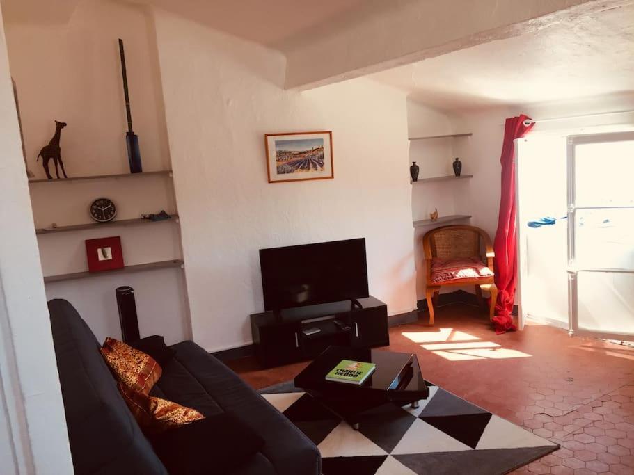 Lovely Flat In The Heart Of The Medieval City Hyères Exterior foto
